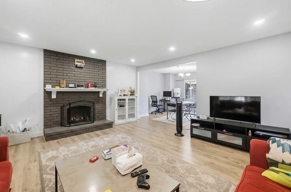 19536 118B AVENUE, Pitt Meadows BC V3Y 1L3, Pitt Meadows BC — Residential for Sale - Photo 2