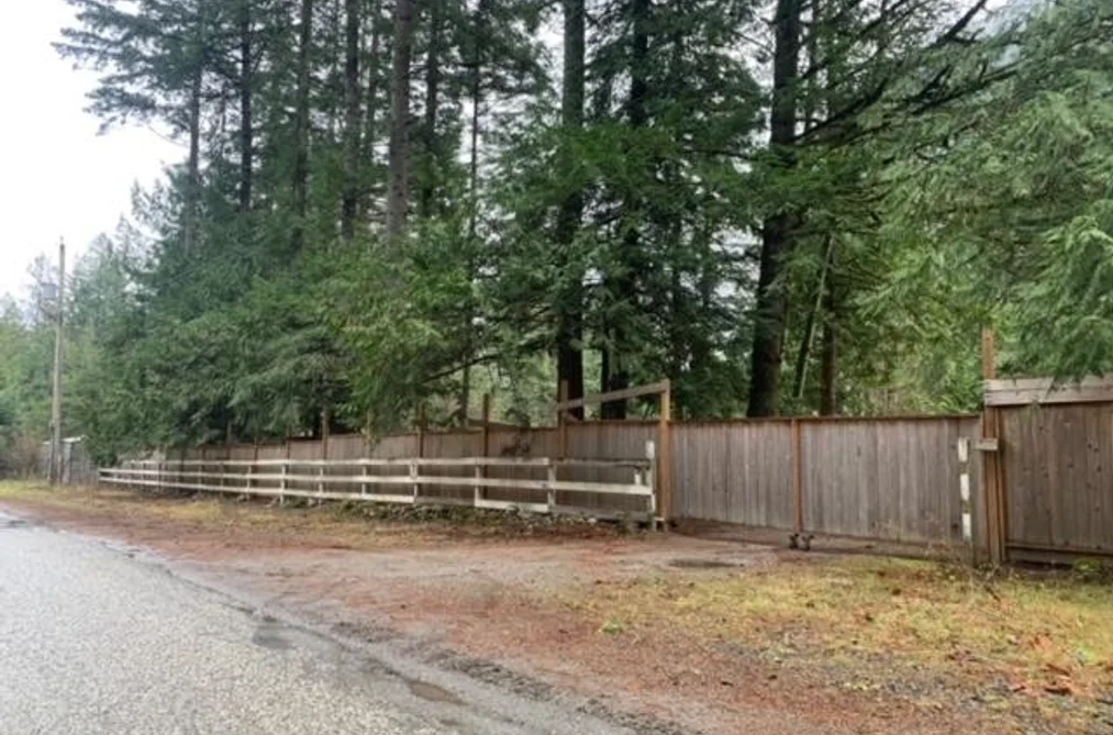 19552 SILVER SKAGIT ROAD, Hope BC V0X 1L2, Hope BC — Residential for Sale - Photo 2