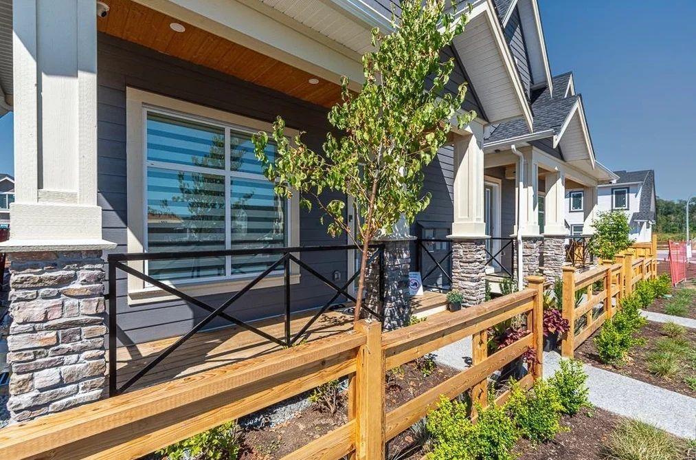 19647 74 AVENUE, Langley BC V2Y 3R5, Langley BC — Residential for Sale - Photo 2