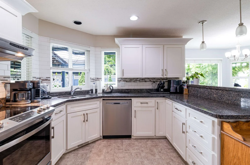 19660 CEDAR LANE, Pitt Meadows BC V3Y 2E4, Pitt Meadows BC — Residential for Sale — Photo 9 of 28