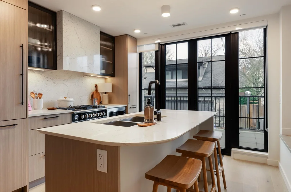 197 W KING EDWARD AVE STREET, Vancouver BC V5Y 4B4, Vancouver BC — Residential for Sale - Photo 2