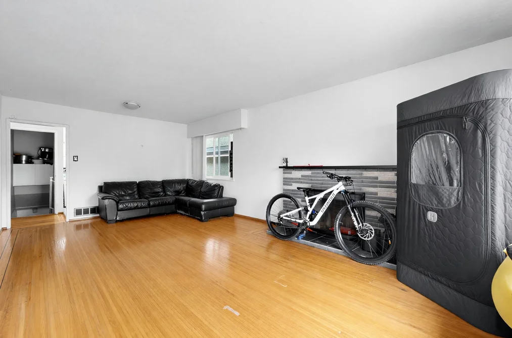 1972 E 51ST AVENUE, Vancouver BC V5P 1V9, Vancouver BC — Residential for Sale - Photo 2