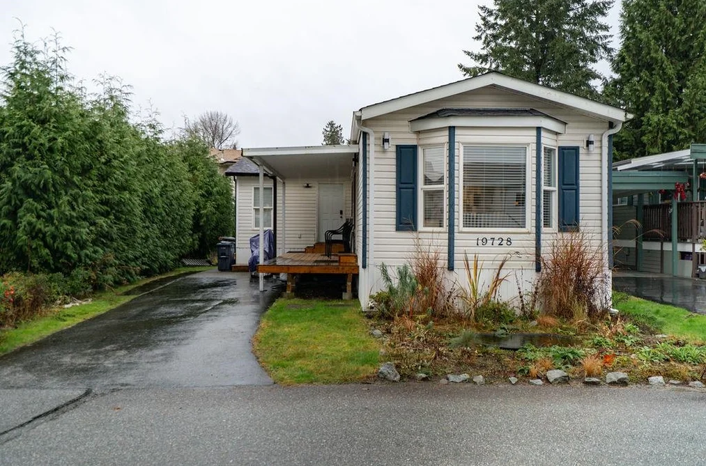 Manufactured Home for sale at 19728 Poplar Place Pitt Meadows British Columbia - MLS: R3073241