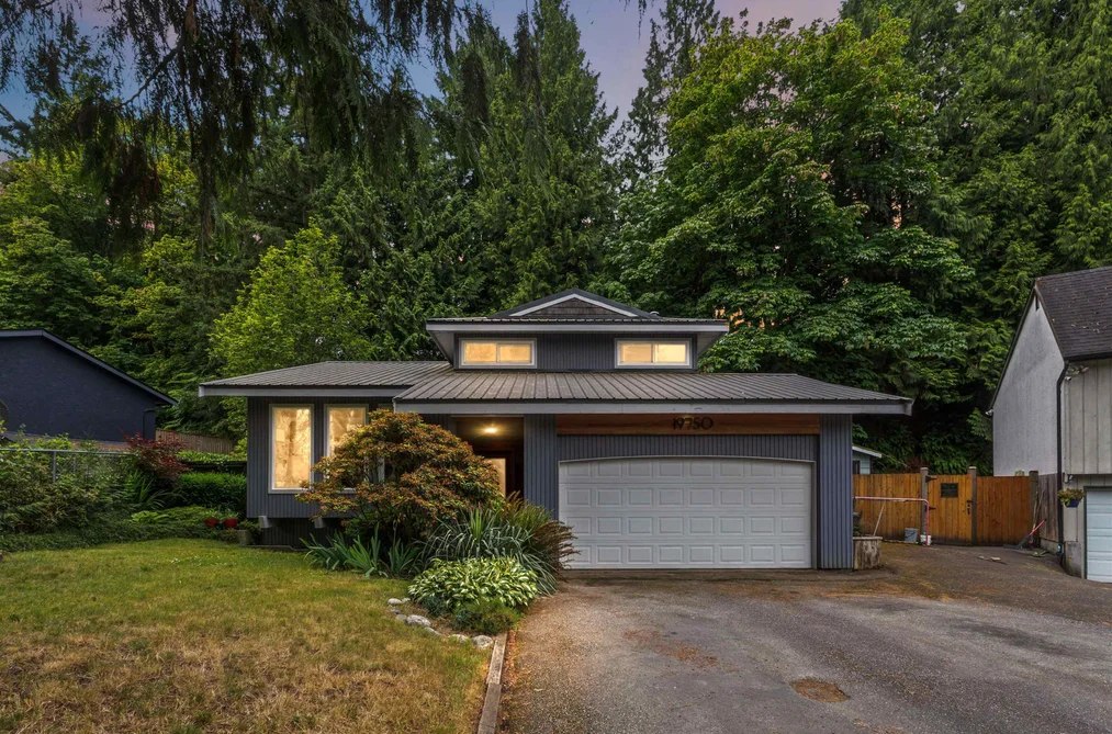 House for sale at 19750 N Wildwood Crescent Pitt Meadows British Columbia - MLS: R3134844