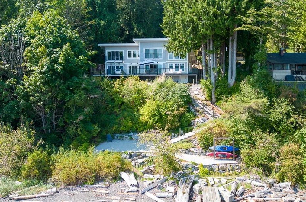 House for sale at 1980 Thornbrough Road Gibsons British Columbia - MLS: R3108870