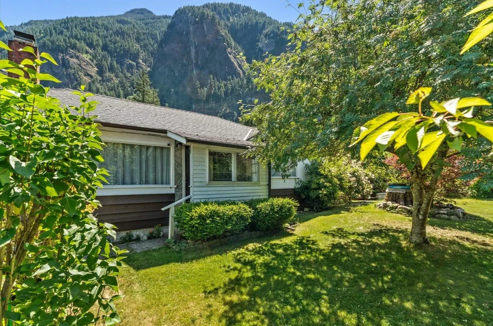 19834 PETER STREET, Hope BC V0X 1L2, Hope BC — Residential for Sale - Main Photo