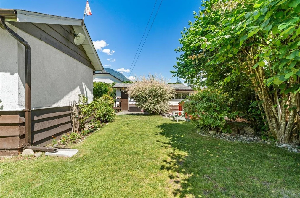19834 PETER STREET, Hope BC V0X 1L2, Hope BC — Residential for Sale — Photo 35 of 38