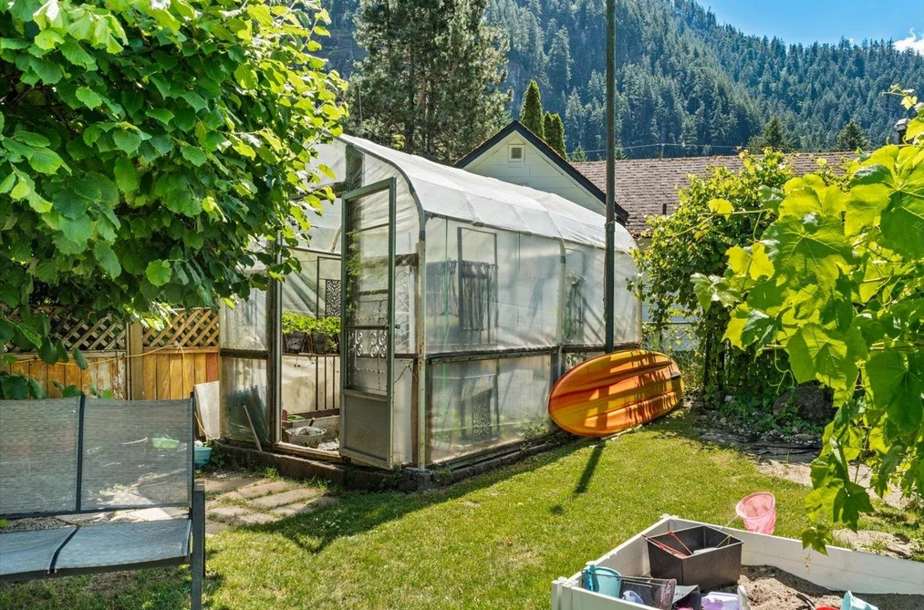 19834 PETER STREET, Hope BC V0X 1L2, Hope BC — Residential for Sale — Photo 36 of 38