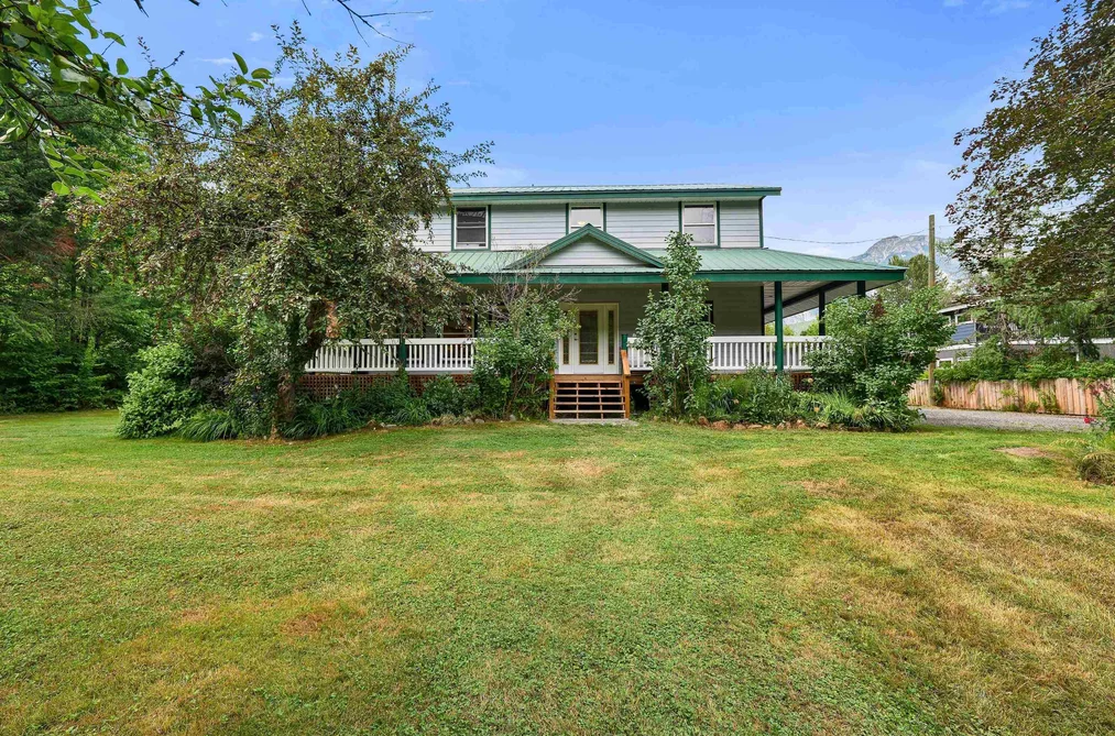 House for sale at 1985 Highway 99 Pemberton British Columbia - MLS: R3149225
