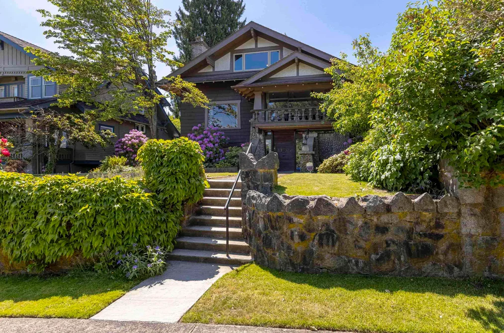 House for sale at 1986 W 35th Avenue Vancouver British Columbia - MLS: R3127642
