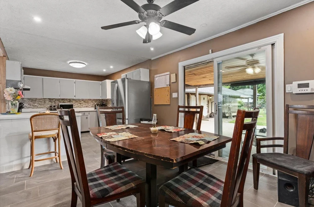 19865 PETER STREET, Hope BC V0X 1L2, Hope BC — Residential for Sale — Photo 10 of 40