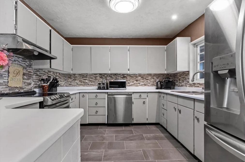 19865 PETER STREET, Hope BC V0X 1L2, Hope BC — Residential for Sale — Photo 13 of 40