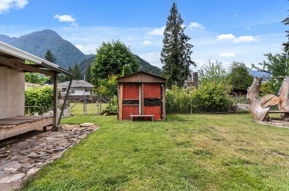 19865 PETER STREET, Hope BC V0X 1L2, Hope BC — Residential for Sale — Photo 30 of 40