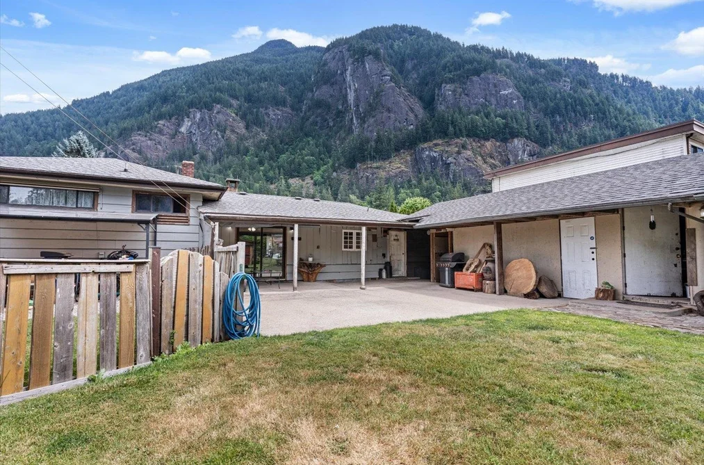 19865 PETER STREET, Hope BC V0X 1L2, Hope BC — Residential for Sale — Photo 34 of 40