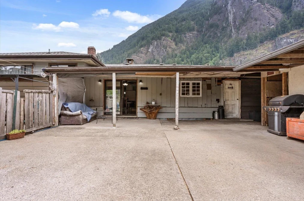 19865 PETER STREET, Hope BC V0X 1L2, Hope BC — Residential for Sale — Photo 37 of 40