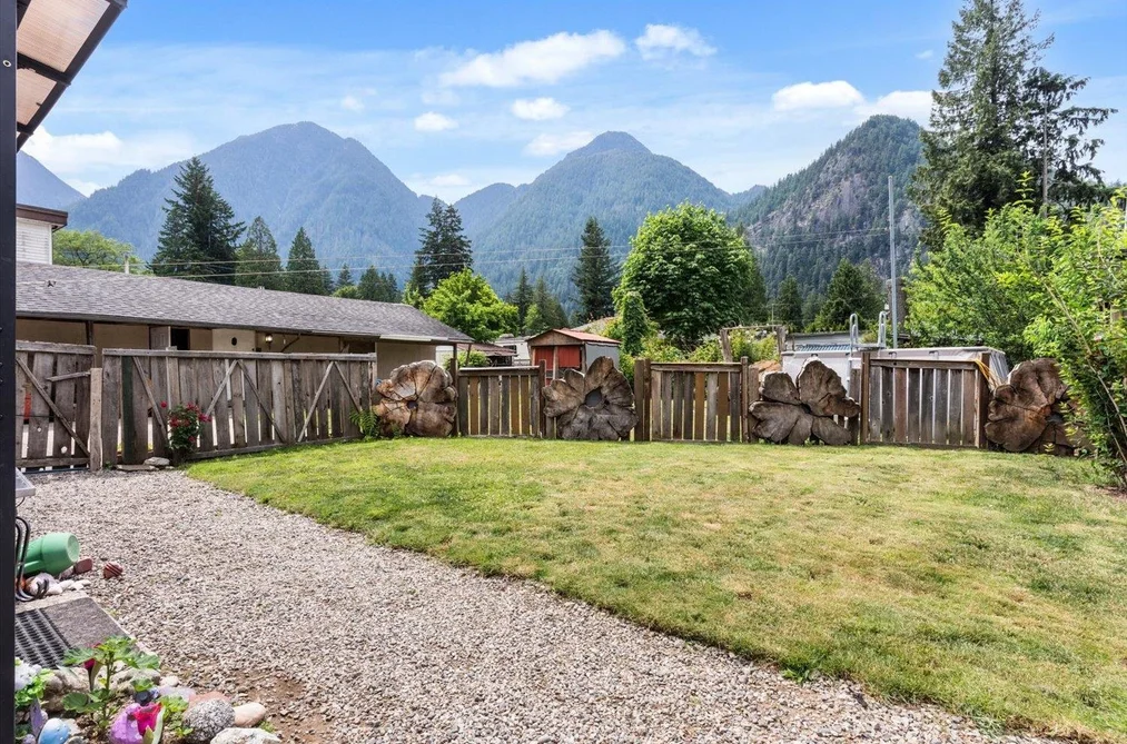 19865 PETER STREET, Hope BC V0X 1L2, Hope BC — Residential for Sale — Photo 38 of 40