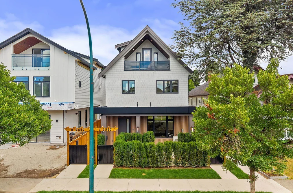 Half Duplex for sale at 2- 2547 E 2nd Avenue Vancouver British Columbia - MLS: R3145447