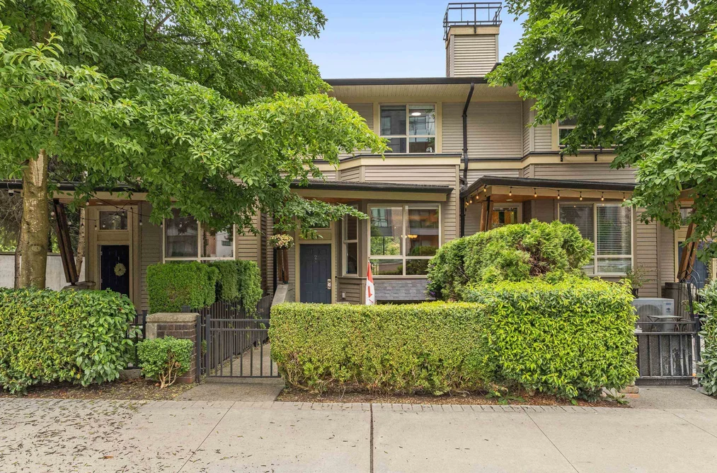 Townhouse for sale at 2 100 Klahanie Drive Port Moody British Columbia - MLS: R3148002