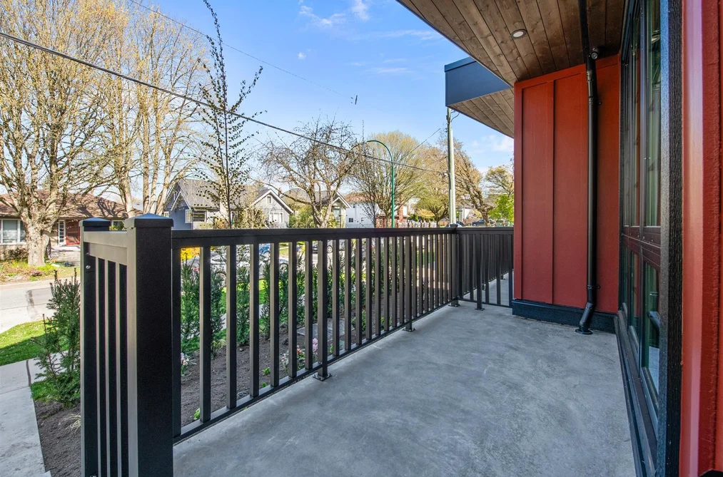 #2 1166 E 26TH AVENUE, Vancouver BC V5V 2J7, Vancouver BC — Residential for Sale - Photo 2