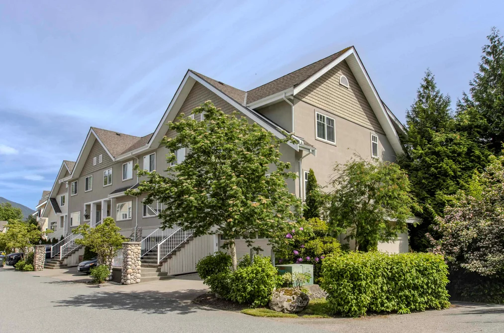 Townhouse for sale at 2 1200 Edgewater Drive Squamish British Columbia - MLS: R3163298
