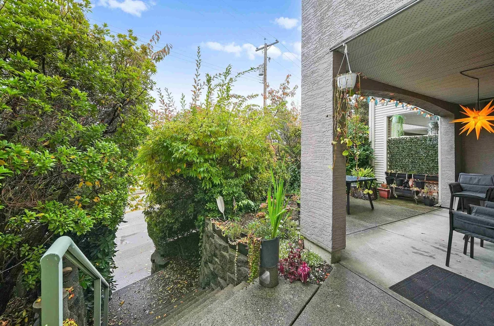 2 1383 BRUNETTE AVENUE, Coquitlam BC V3K 1G6, Coquitlam BC — Residential for Sale — Photo 4 of 21