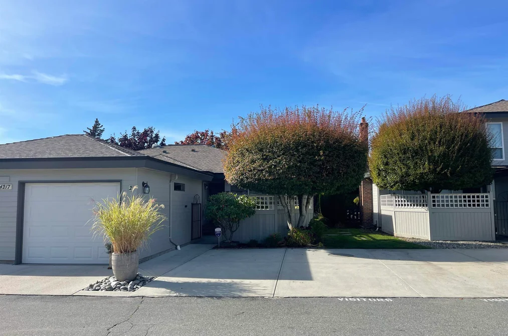 14217 18a Ave Unit 2, Surrey, BC - MLS: R3173940
