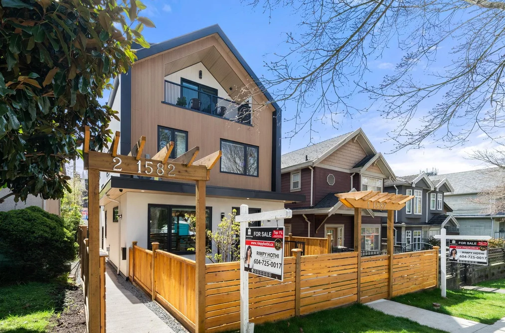 2 1582 E 2ND AVENUE, Vancouver BC V5N 1C7, Vancouver BC — Residential for Sale - Photo 2