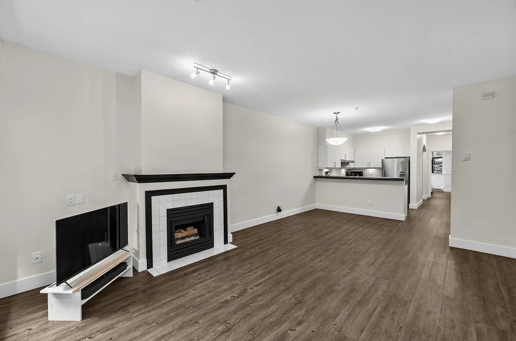 2-221 Ash Street, New Westminster, BC - Townhouse for Sale - Photo 7 of 27 2-221 Ash Street, New Westminster, BC - Townhouse for Sale - Photo 7 of 27
