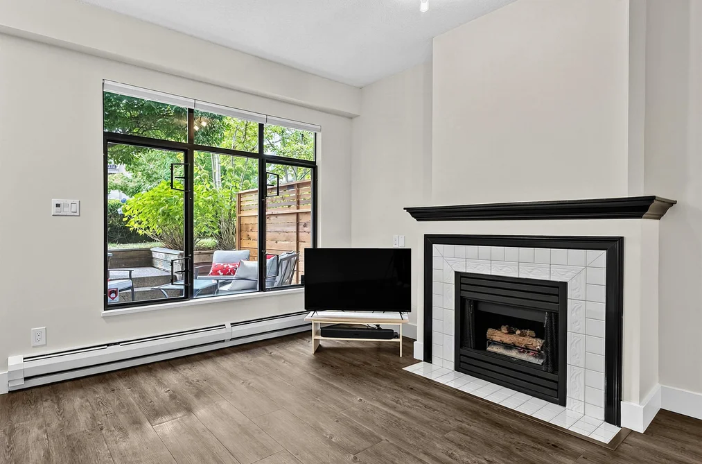 2-221 Ash Street, New Westminster, BC - Townhouse for Sale - Photo 8 of 27 2-221 Ash Street, New Westminster, BC - Townhouse for Sale - Photo 8 of 27