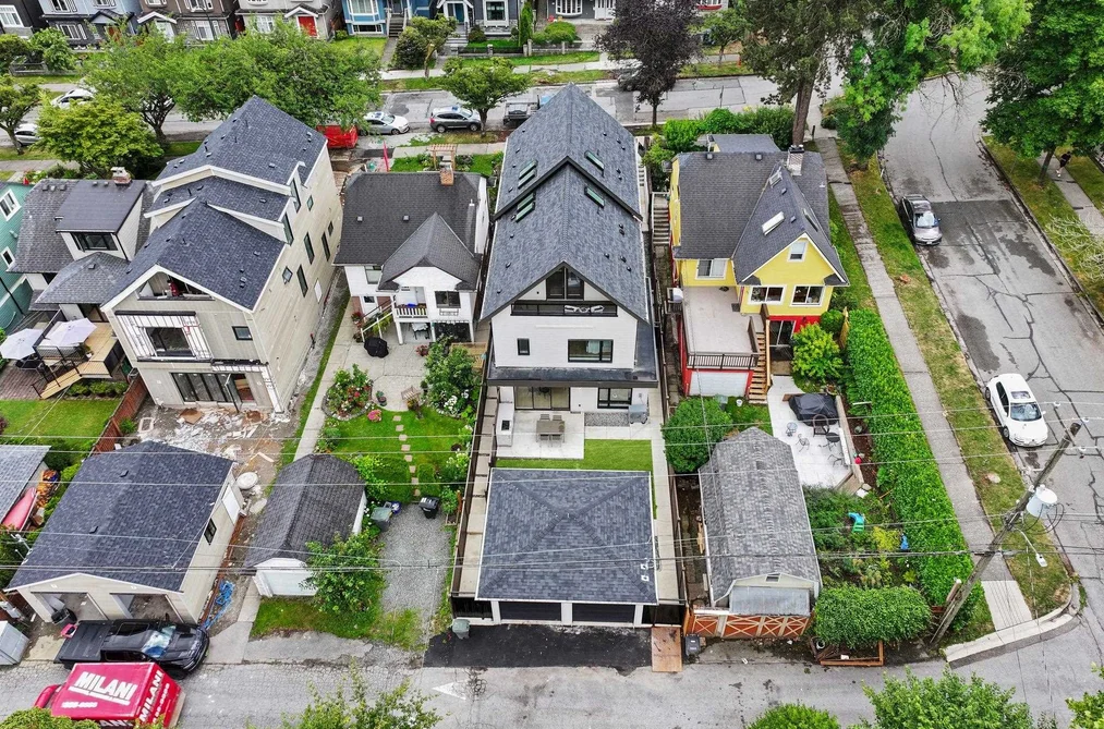 2 2211 WILLIAM STREET, Vancouver, BC — Residential for Sale — Photo 39 of 40