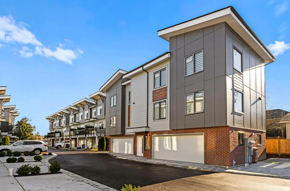 Townhouse for sale at 2 22348 48 Avenue Langley British Columbia - MLS: R3067064