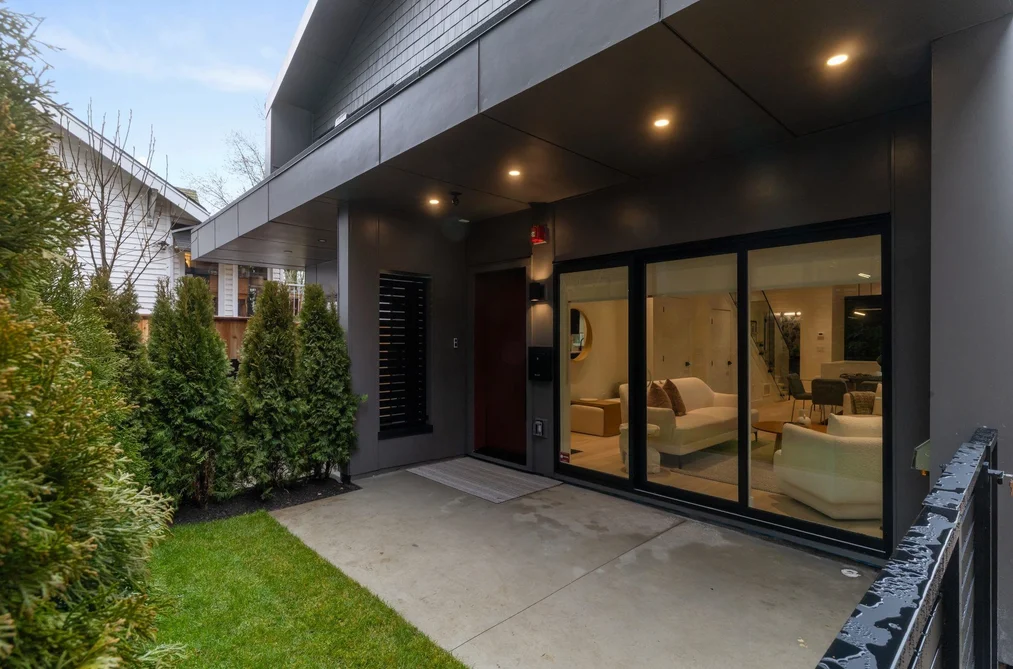 Half Duplex for sale at 2 2539 Grant Street Vancouver British Columbia - MLS: R3101007