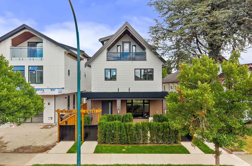 2547 E 2nd Ave Unit 2, Vancouver, BC - MLS: R3176106