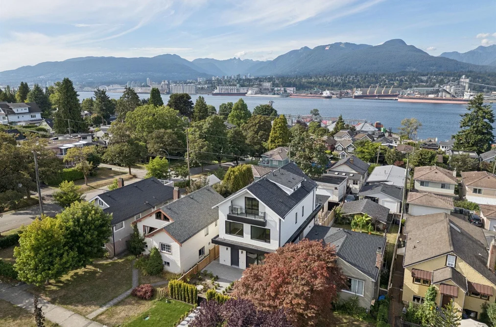 Half Duplex for sale at 2 2815 Trinity Street Vancouver British Columbia - MLS: R3151776