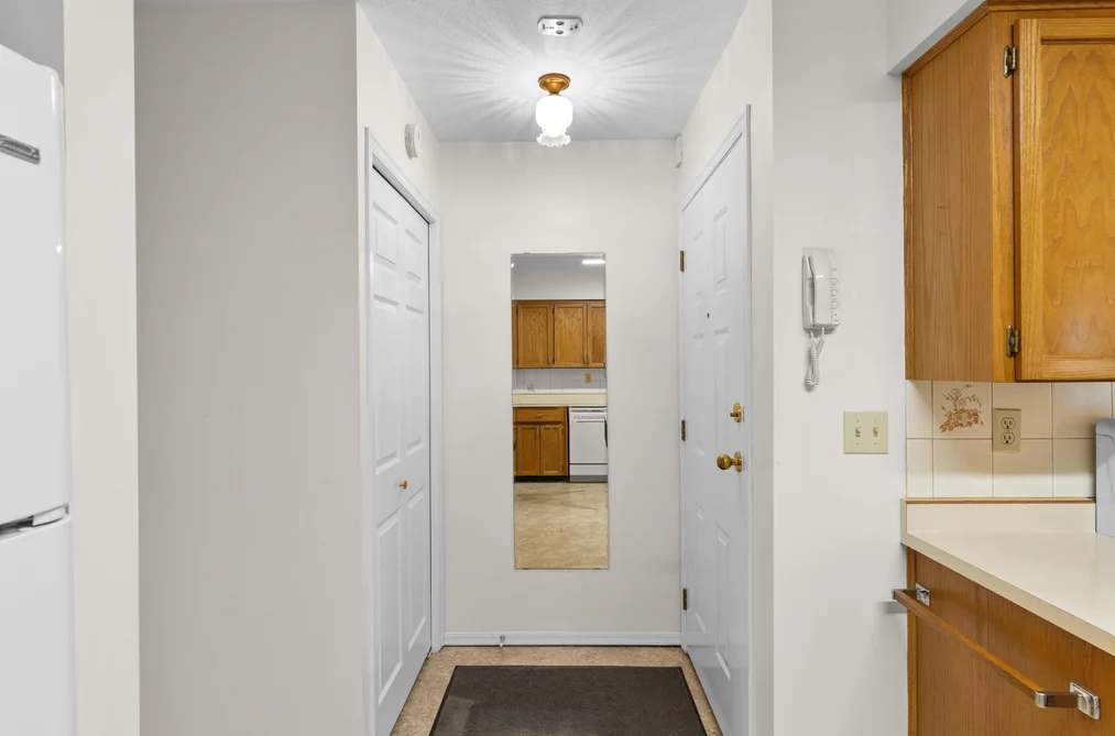 2 32718 GARIBALDI DRIVE, Abbotsford BC V2T 5T6, Abbotsford BC — Residential for Sale - Photo 2