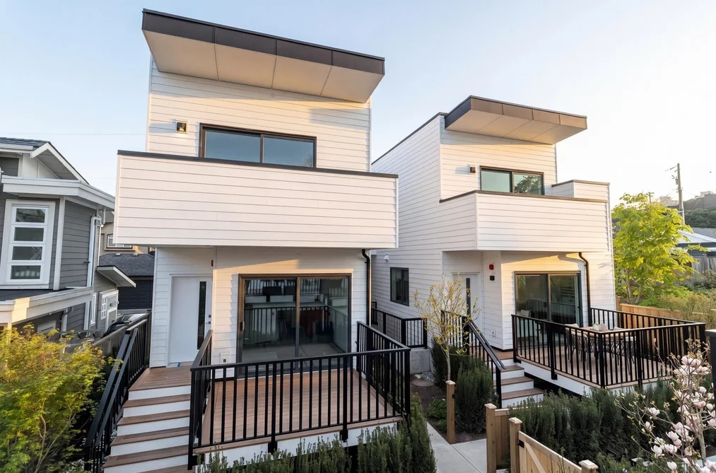 328 W 14th St Unit 2, North Vancouver, BC - MLS: R3177842