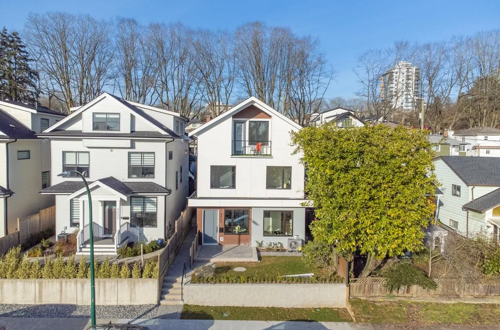 2 3547 E GEORGIA STREET, Vancouver BC V5K 2L9, Vancouver BC — Residential for Sale - Photo 2