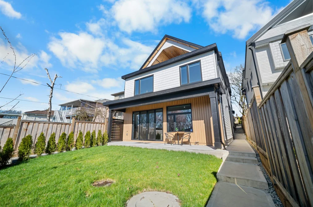 2 3576 E PENDER STREET, Vancouver BC V5K 2E3, Vancouver BC — Residential for Sale - Photo 2