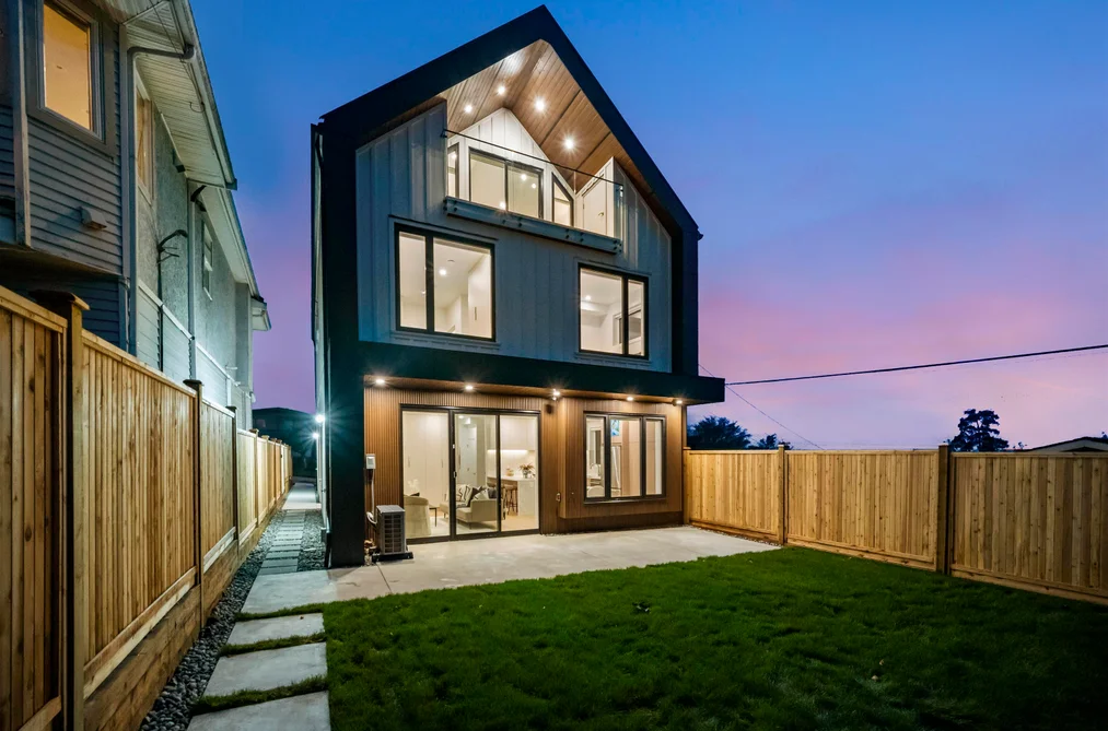 2 3623 TRIUMPH STREET, Vancouver BC V5K 1V4, Vancouver BC — Residential for Sale - Photo 2