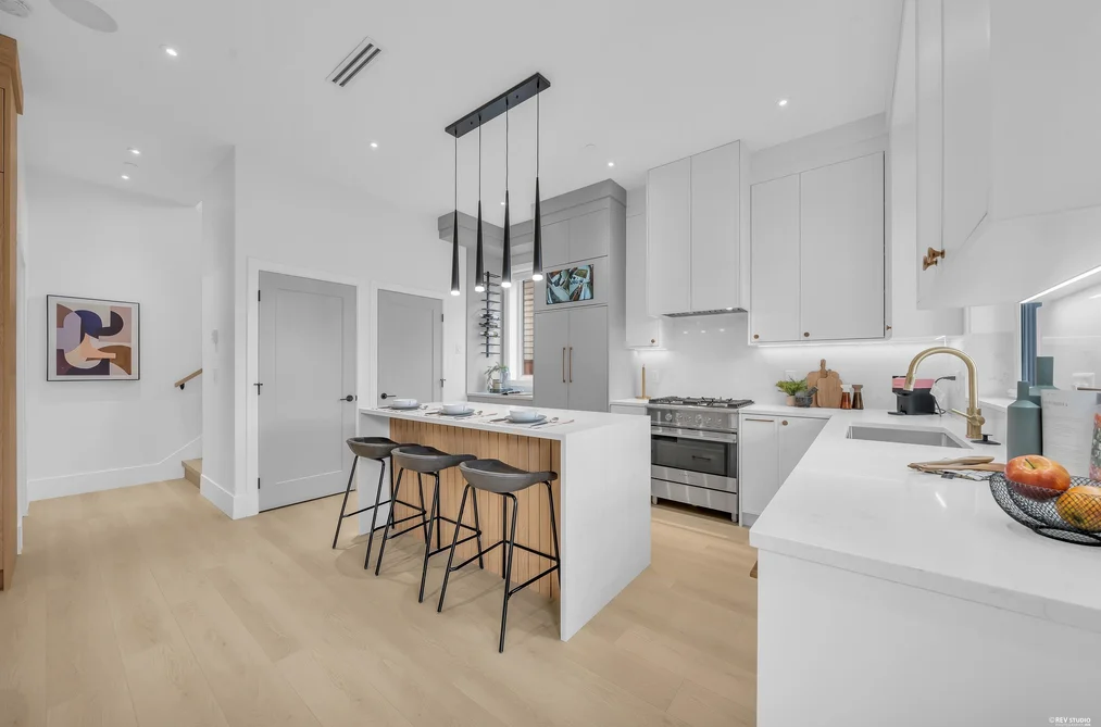 2 3627 E 45TH AVENUE, Vancouver, BC — Residential for Sale — Photo 13 of 36