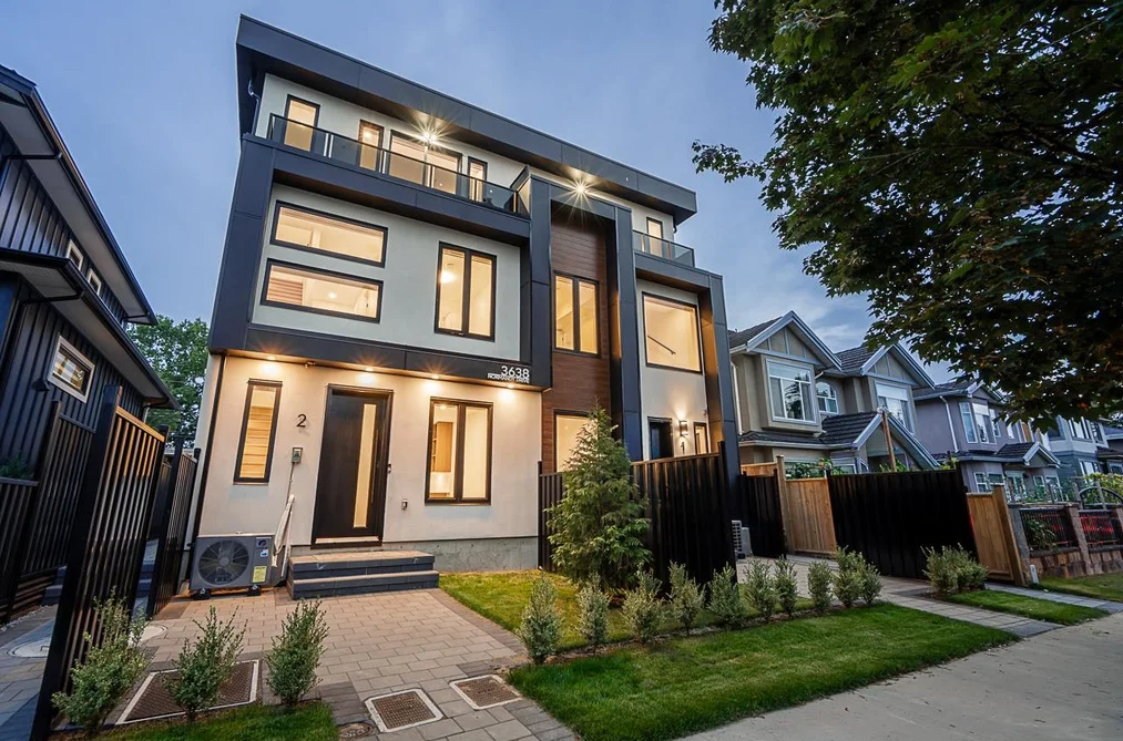 2-3638 Normandy Drive, Vancouver, BC - Half Duplex for Sale - Photo 3 of 35 2-3638 Normandy Drive, Vancouver, BC - Half Duplex for Sale - Photo 3 of 35