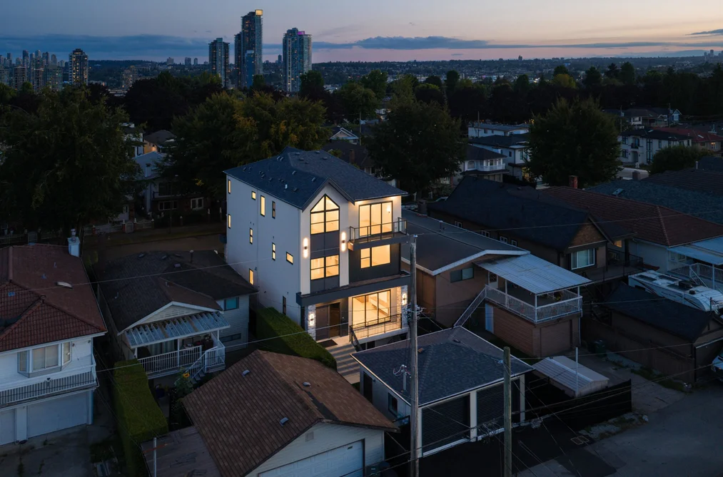 Half Duplex for sale at 2 4331 Union Street Burnaby British Columbia - MLS: R3160385