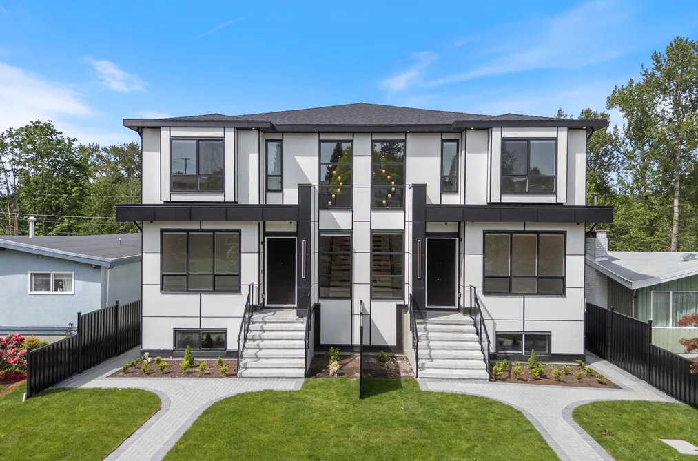 Half Duplex for sale at 2 6037 Service Street Burnaby British Columbia - MLS: R3120969