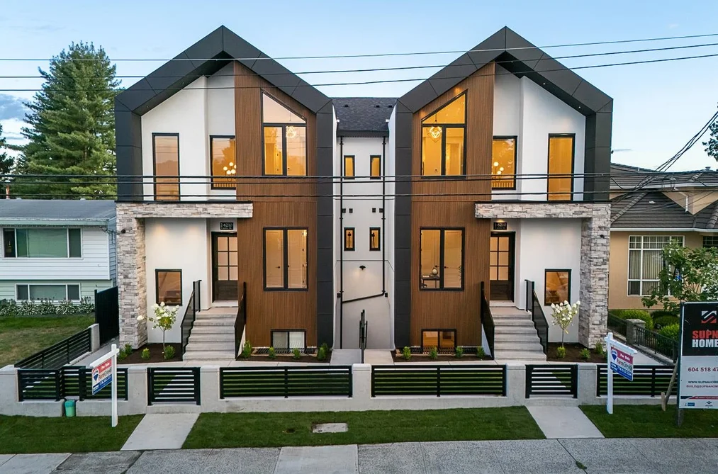 Half Duplex for sale at 2 6210 Curtis Street Burnaby British Columbia - MLS: R3157671