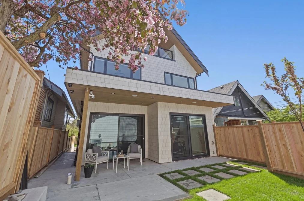 Half Duplex for sale at 2 625 E 24th Avenue Vancouver British Columbia - MLS: R3121356