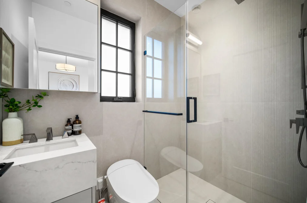 2-6879 Quebec Street, Vancouver, BC - Triplex for Sale - Photo 9 of 15 2-6879 Quebec Street, Vancouver, BC - Triplex for Sale - Photo 9 of 15
