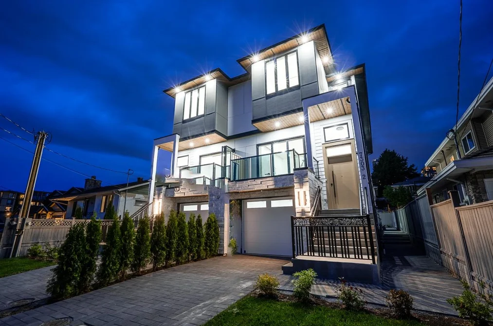 Half Duplex for sale at 2 7303 14th Avenue Burnaby British Columbia - MLS: R3132346