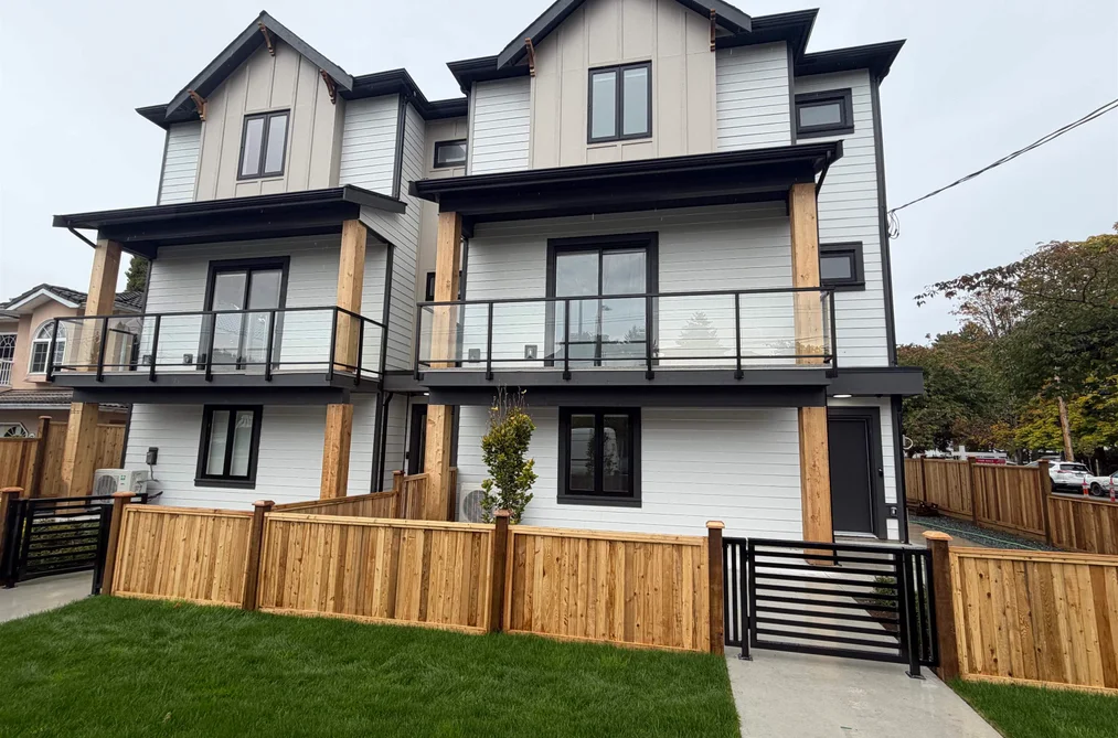 7497 Holly St Unit 2, Burnaby, BC - MLS: R3171296
