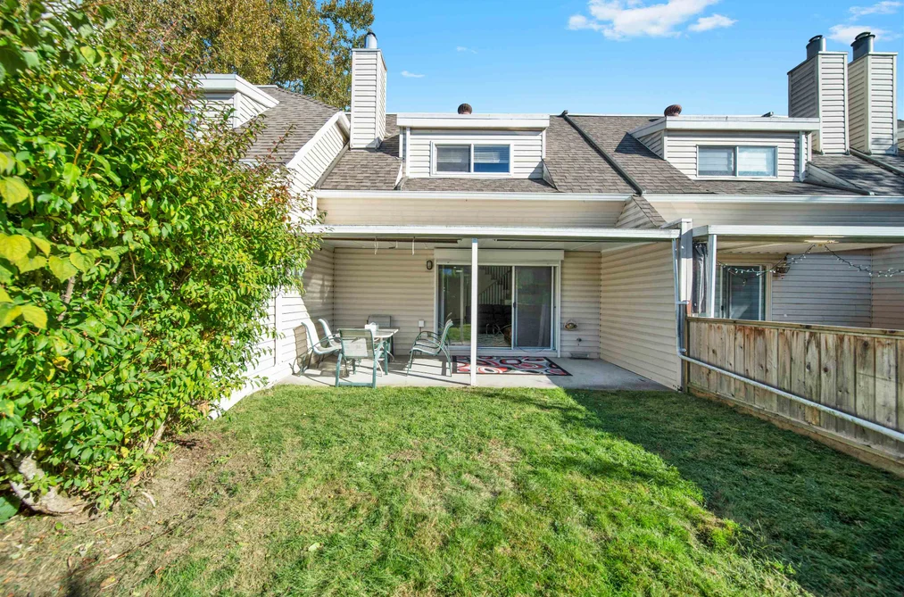 Townhouse for sale at 2 7560 138 Street Surrey British Columbia - MLS: R3130478