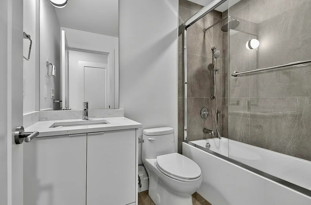 2 8029 MACPHERSON AVENUE, Burnaby BC V5J 4P5, Burnaby BC — Residential for Sale — Photo 33 of 40